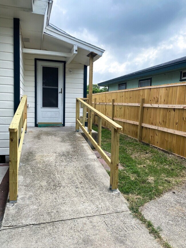 Building Photo - 1538 S 19th St