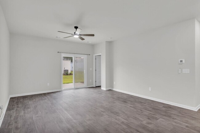 Building Photo - Single Family Home - Long Term Rental