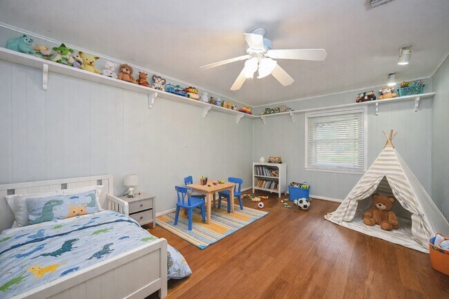 Building Photo - 1707 Key St