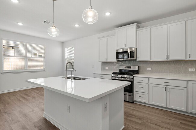 Building Photo - 5304 Jason Dr