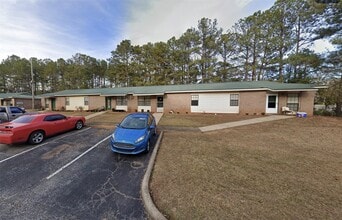 Building Photo - 525 Lee Rd 379