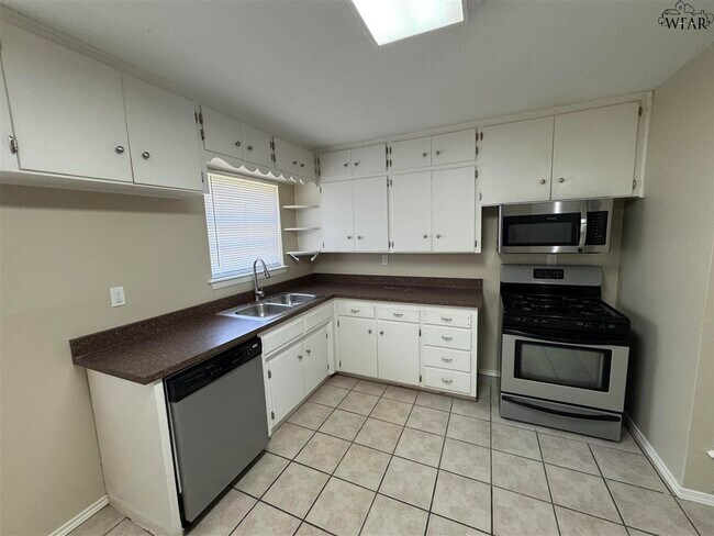 Building Photo - 4105 Aspen St