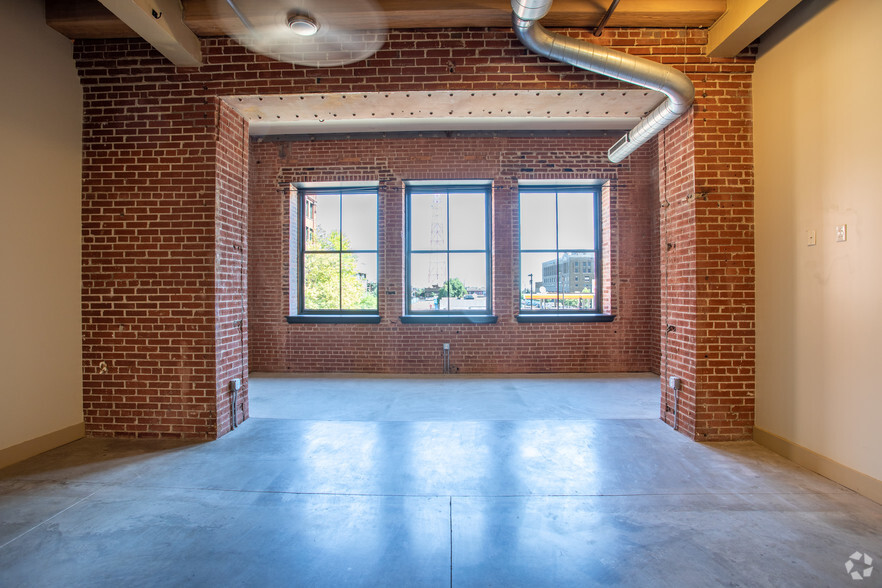 1BR, 1.5BA - 1,396 SF - Bogen Lofts