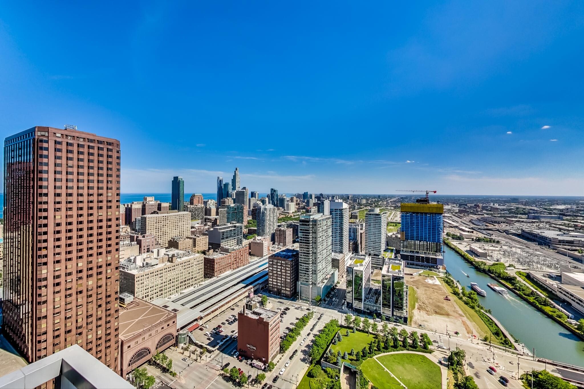 Building Photo - 235 W Van Buren St