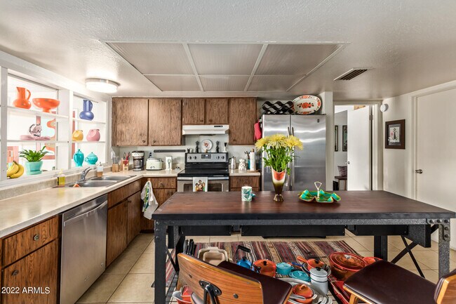 Building Photo - 12728 N 40th Pl