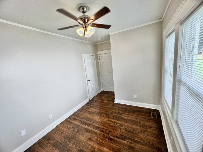 Building Photo - 2101 Hoitt Ave
