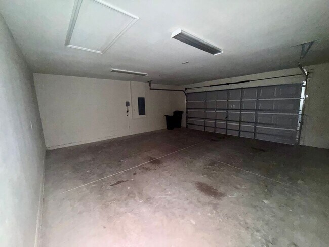 Building Photo - 3BR/2BA Home in Marion Oaks – Spacious Lot & Convenient Location