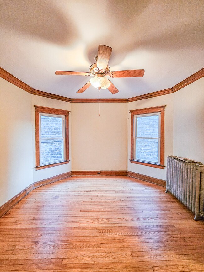 Building Photo - 3338 W Cullom Ave