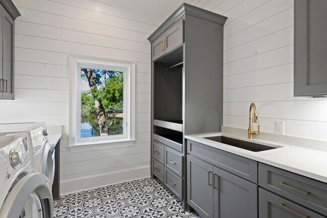 Building Photo - 297 Ocean Green Dr