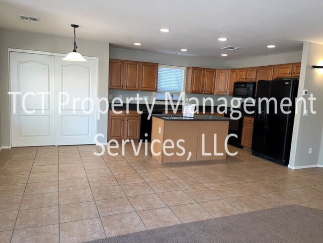 Building Photo - Large Home in Pecan Creek South