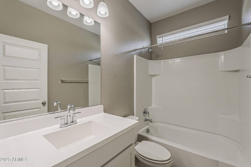 Building Photo - 44587 W Palo Amarillo Rd