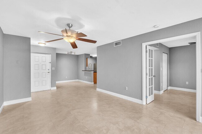 Building Photo - 2820 N Oakland Forest Dr