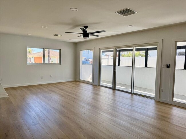 Building Photo - 3930 E Eden Roc Cir