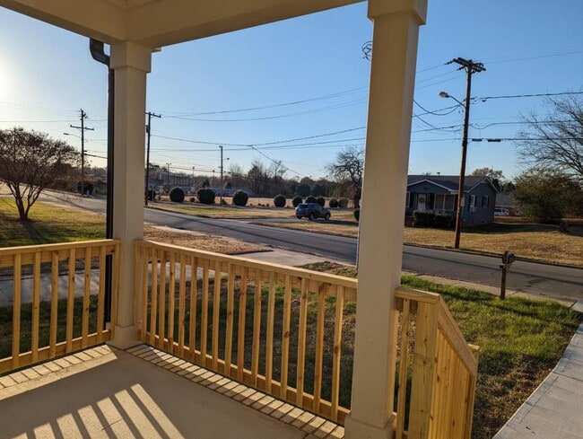 Building Photo - 625 S Caldwell St