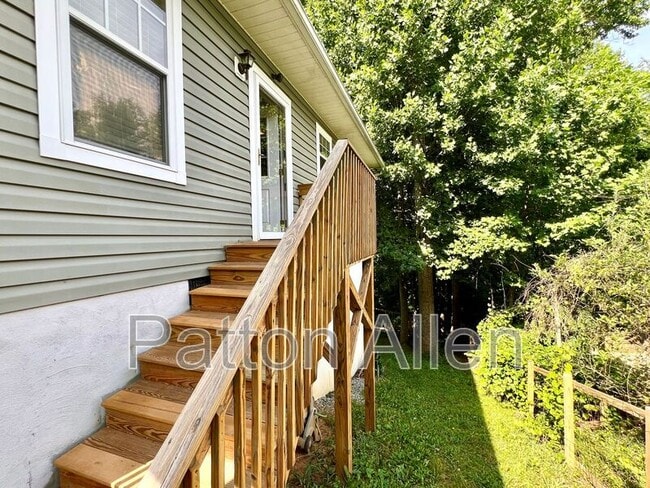 Building Photo - 130 Warren Haynes Dr
