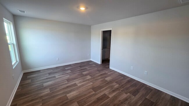 Building Photo - 137 Indigo Pl