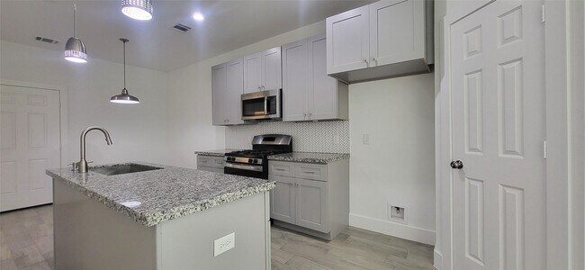 Building Photo - 8308 Prairie View Dr