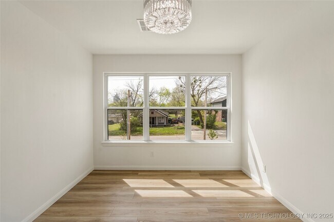 Building Photo - 105 N Atlanta St