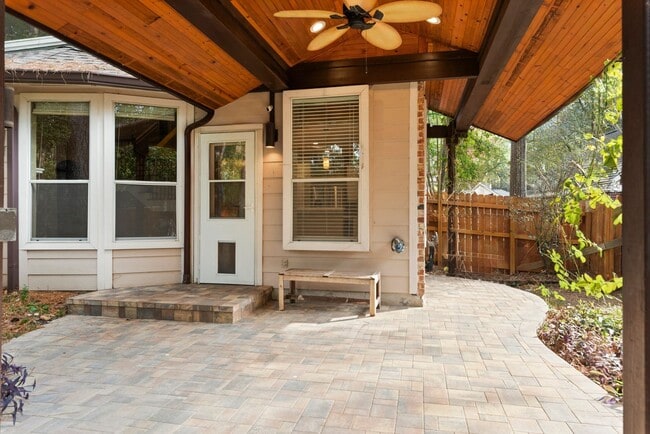 Building Photo - The Perfect Woodlands Retreat: Steps from ...