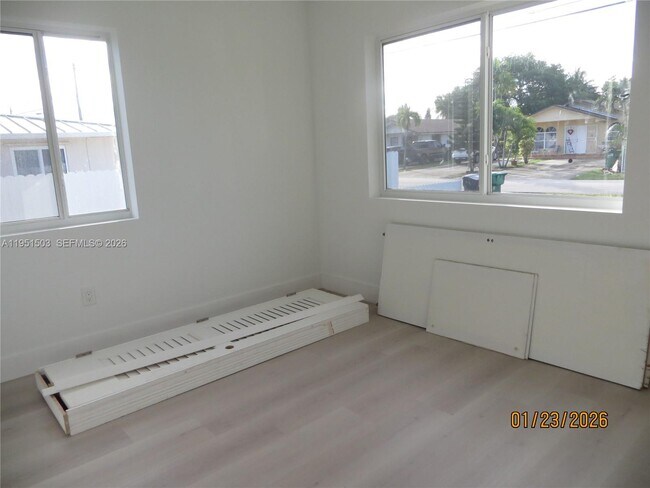 Building Photo - 7435 SW 22nd St