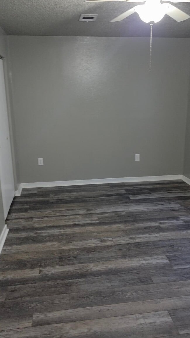 Building Photo - 505 Dorsey Ave