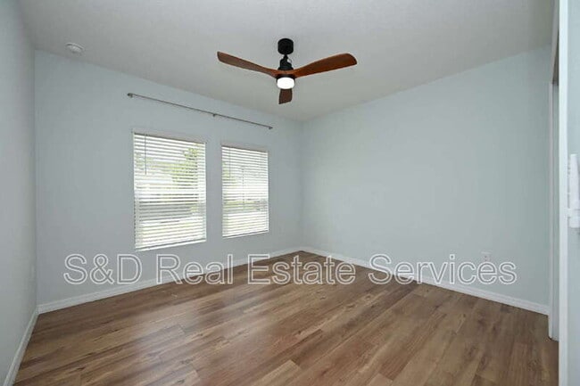 Building Photo - 2028 Rosewood Cir
