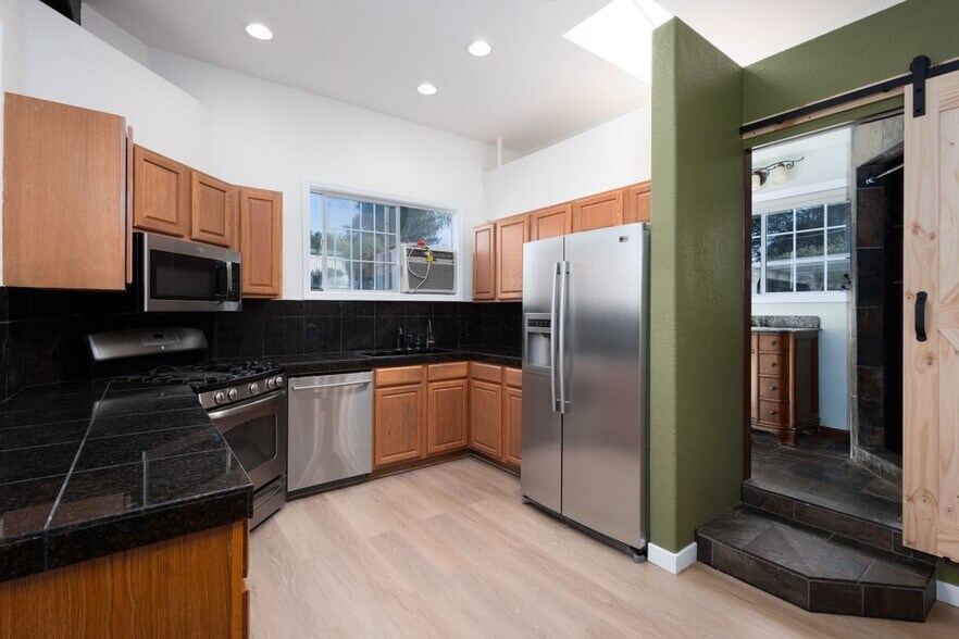 Building Photo - 988 Camino Caballo-