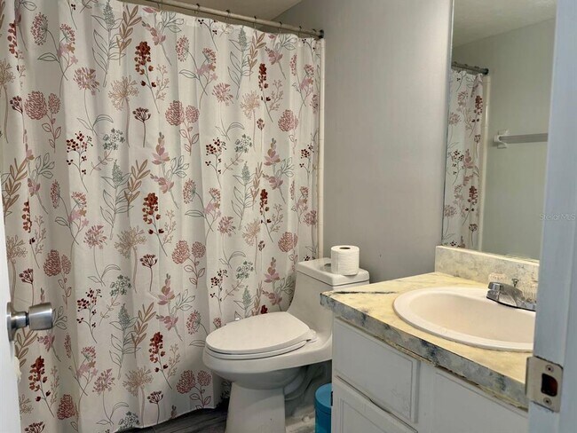 Building Photo - 7200 SW 8th Ave