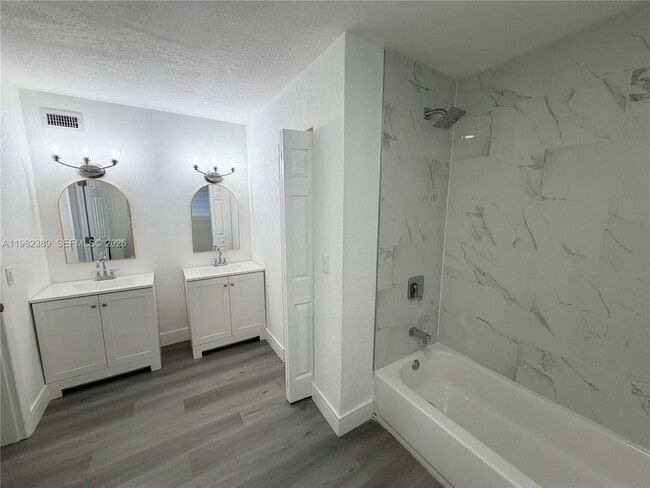 Building Photo - 7155 W 2nd Way