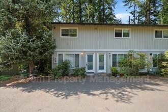 Building Photo - 5023-5033 SW Pasadena Street - 5027