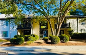 Building Photo - 3595 Woodbriar Cir