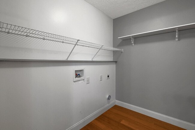Building Photo - 299 Iris Trail Dr