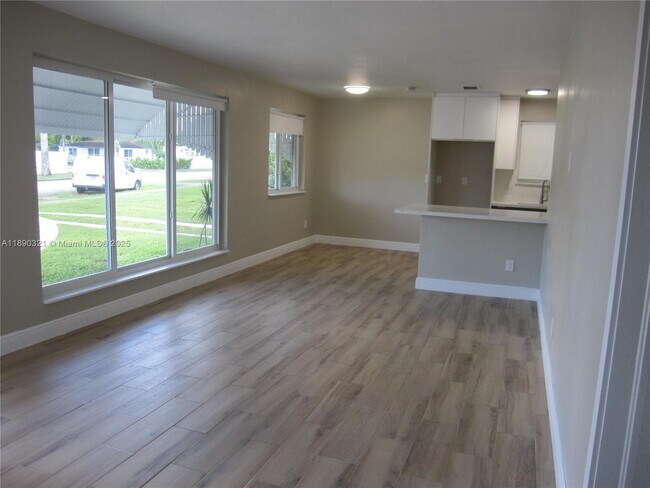 Building Photo - 3151 SW 37th Terrace