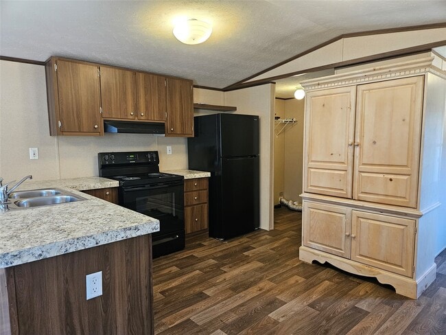 Building Photo - 16299 Crockett Martin Ests Dr