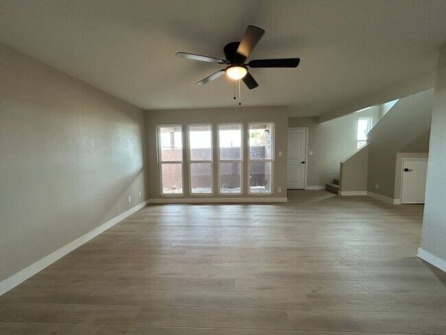 Building Photo - 2699 E Silk Oak Dr