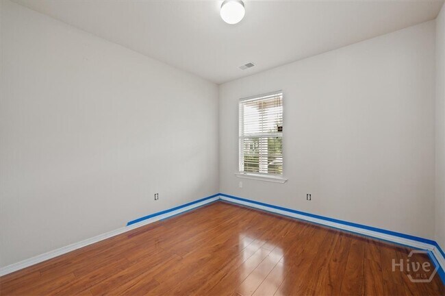 Building Photo - 17 Bushwood Dr