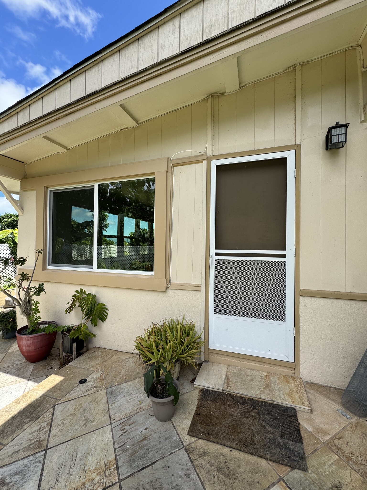 Building Photo - 45-553 Ualani Pl