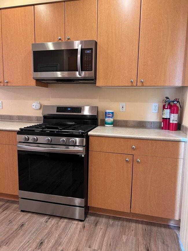 Building Photo - Charming & Modern 2-Bedroom Ashburn Community Townhome