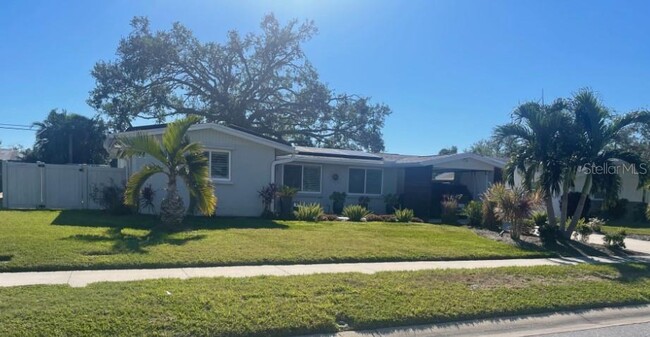 Building Photo - 3054 Lockwood Terrace