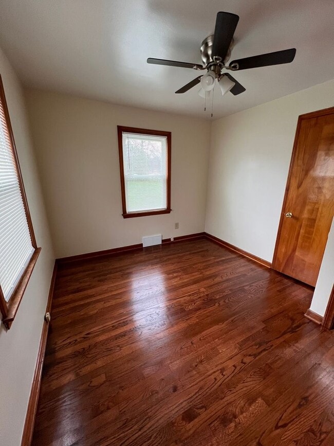 Building Photo - 154 S Kimberly