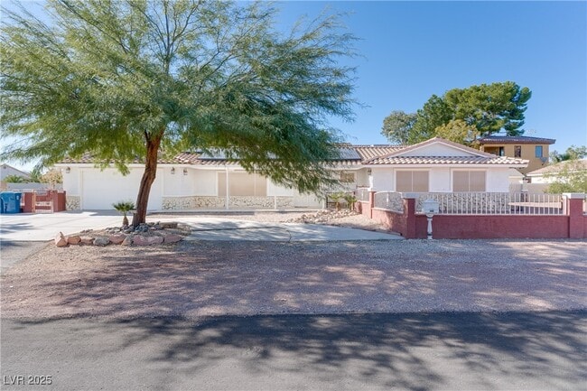 Building Photo - 2121 Rosanna St