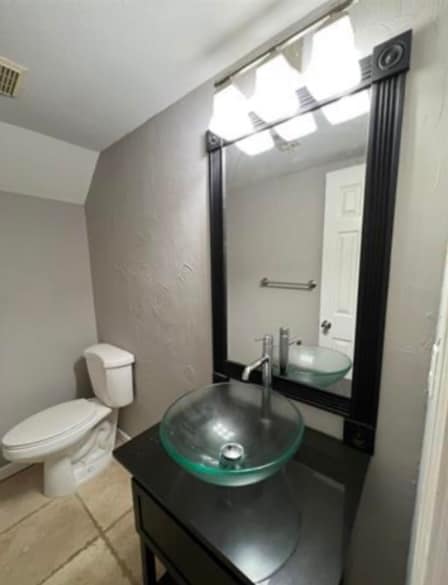 Building Photo - 110 Westchase Dr