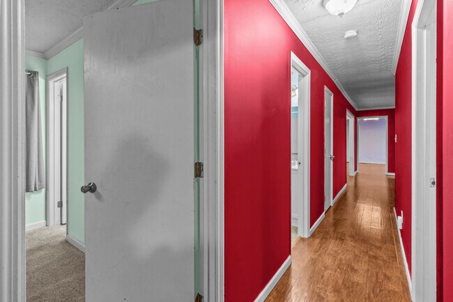 Building Photo - 214 Manchester Rd