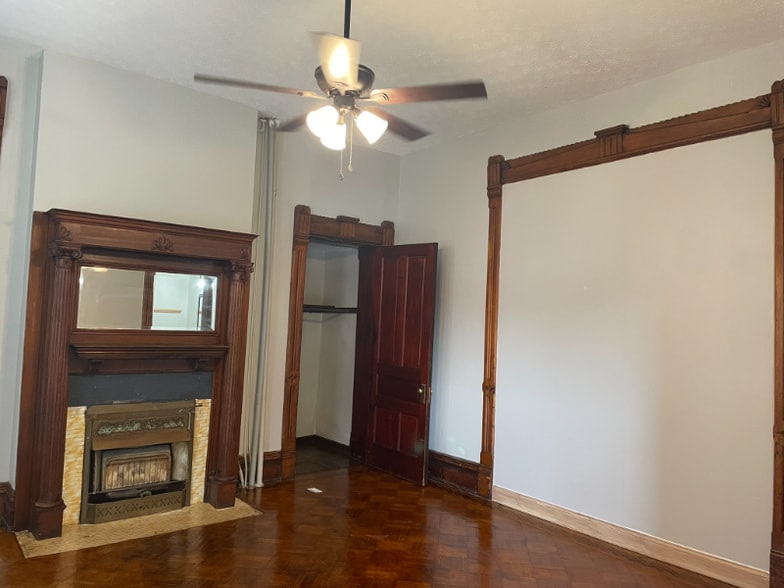 Building Photo - 65 Smith Pl