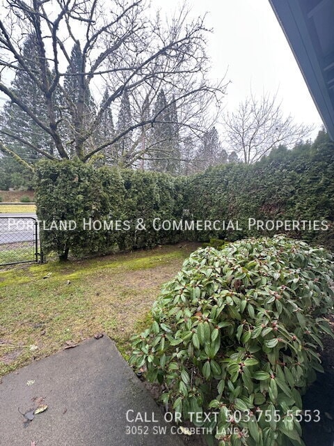 Building Photo - 3052 SW Corbeth Ln