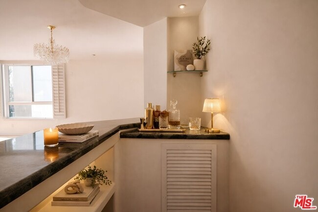 Building Photo - 2030 S Bentley Ave