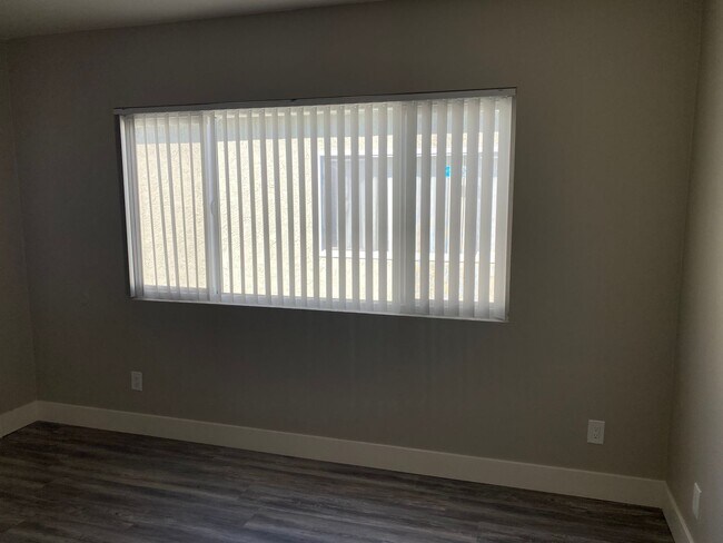 Building Photo - Large Two Story Renovated Townhouse Apartment in South Chula Vista