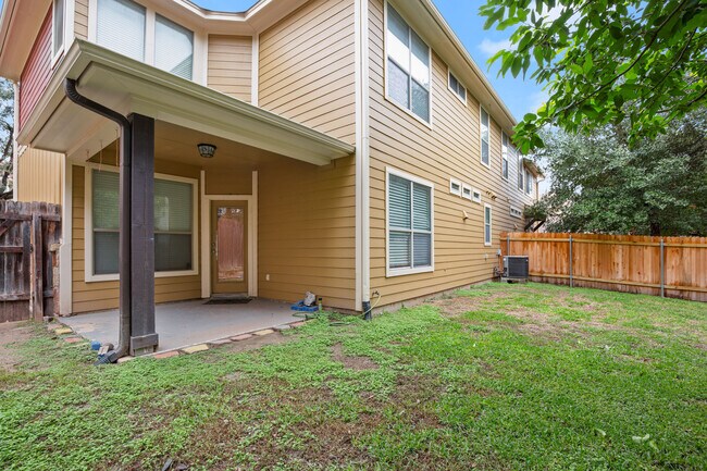 Building Photo - 6708 Menchaca Rd