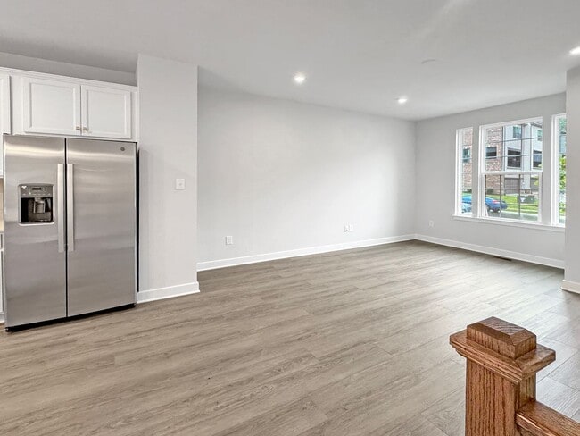 Building Photo - Spacious 3-Bedroom Townhome with Finished Basement in Midlothian