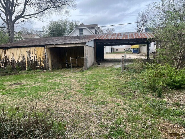 Building Photo - 2502 Blair Blvd